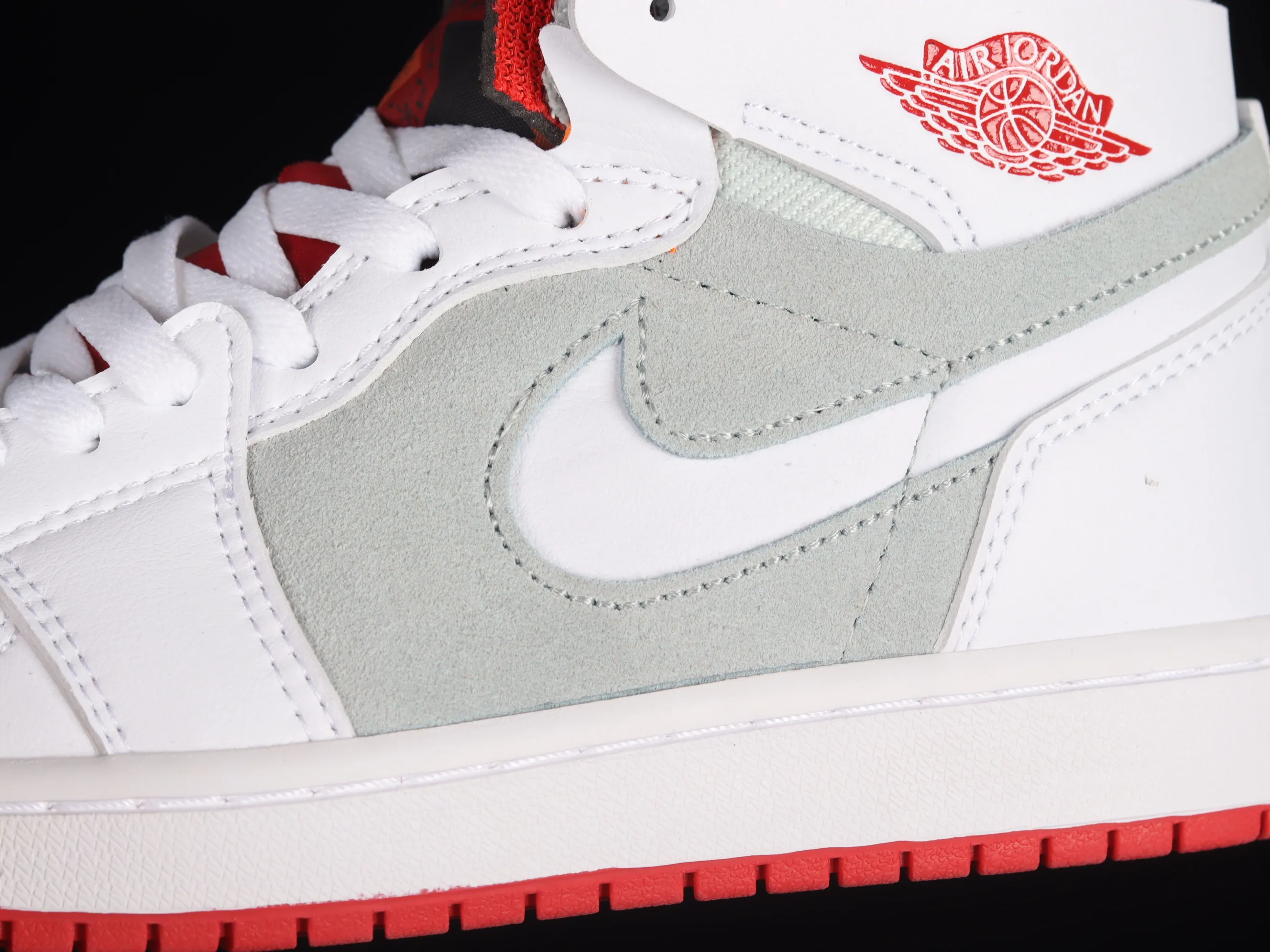 All categories Air Jordan Jordan series basketball shoes Air Jordan 1 High Air Jordan 1 Zoom CMFT AJ1 Joe 1 white and green color matching CT0978-100
